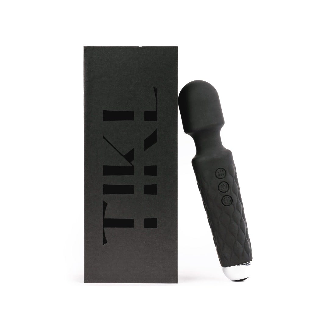 Clitoral wand vibrator cliOH lying down white background