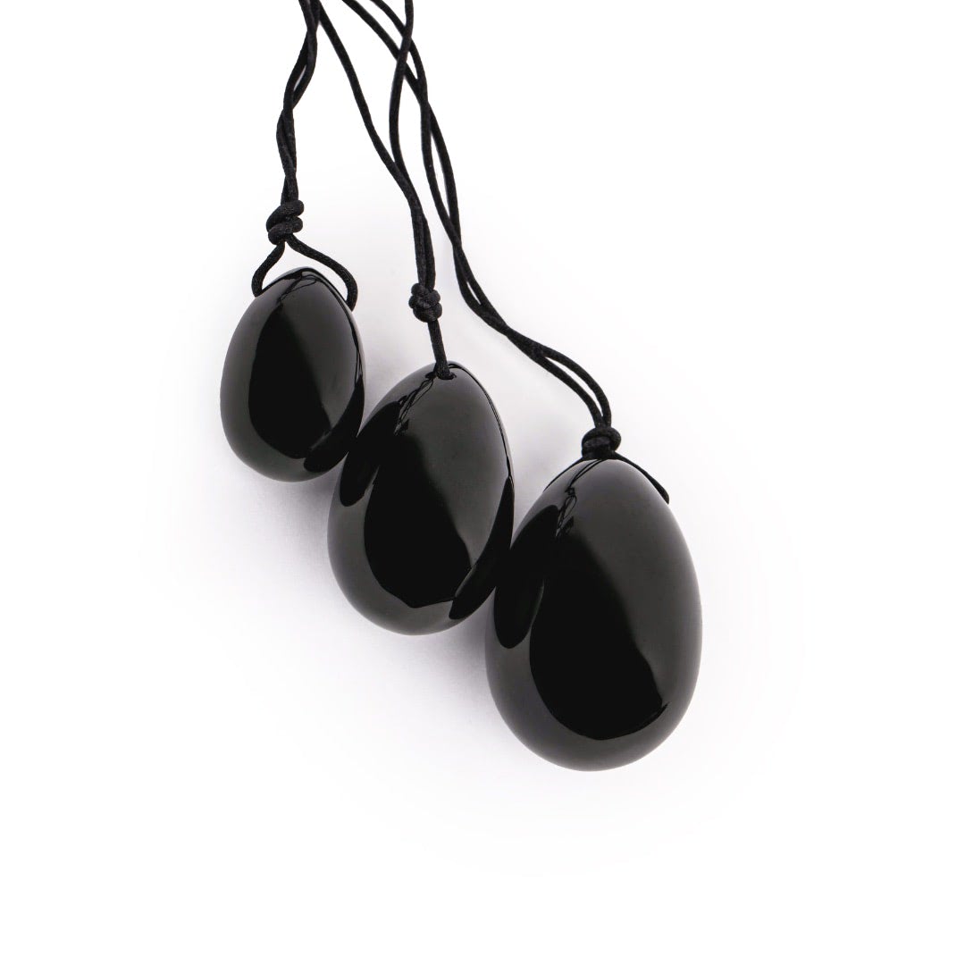 Kegel yoni egg set of 3 lying down wetlook