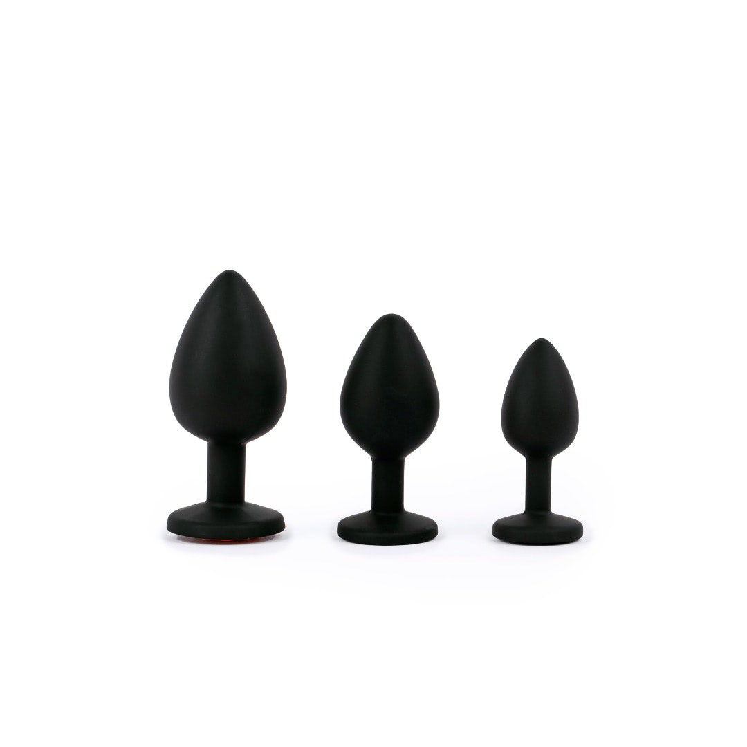 Oberon butt plug set of 3 standing up white background